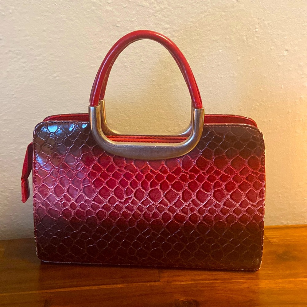 Vintage/retro purse.
